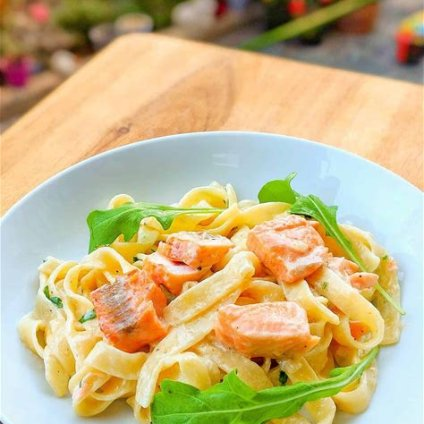 Nudeln mit Lachs